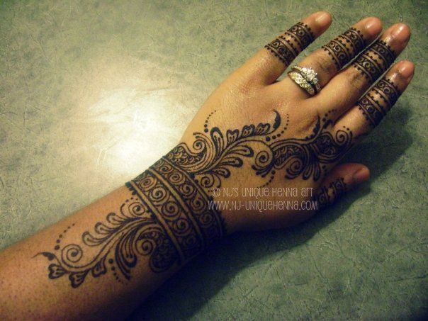 15843 334321225120 506365120 9623786 3361506 n - Mehndi of the day 23rd june 2012