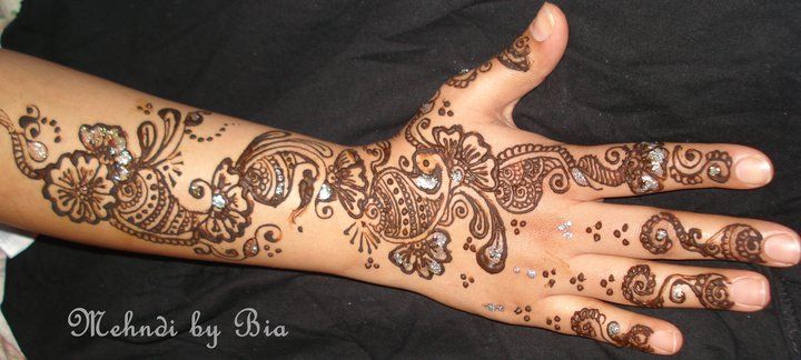 28357 438127346220 515041220 6369290 7353930 n - Mehndi of the day ~*15th july 2012*~