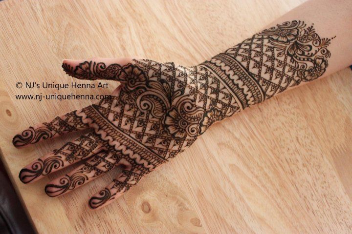 30157 10150215610705121 506365120 12809471 7557817 n - Mehndi of the day 18th june 2012