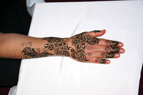 561415 379140492152372 308996137 n - Mehndi of the day *~16th aug 2012~*