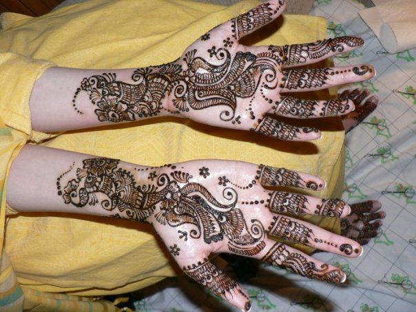 7533 1253678183580 1278323670 743696 5057661 n - Mehndi of the day 15th june 2012