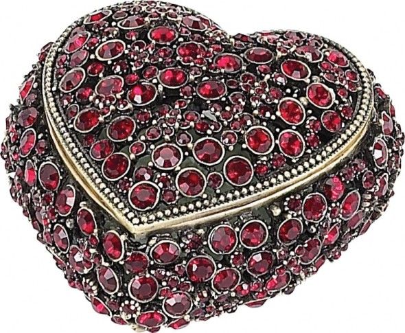 BEautiful and Luxurious Heart Sheped Jewelery Box with Glamorous Red Jewel 590x485 1 - Beautiful jewellery boxes